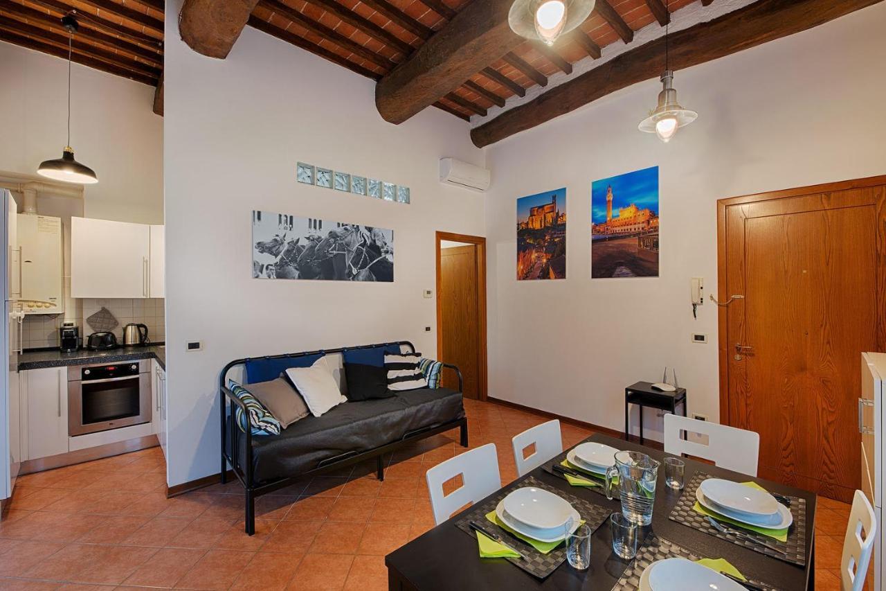 Casazappa - In Centro A Piedi, Parcheggio E Giardino Privato Apartamento Siena Exterior foto